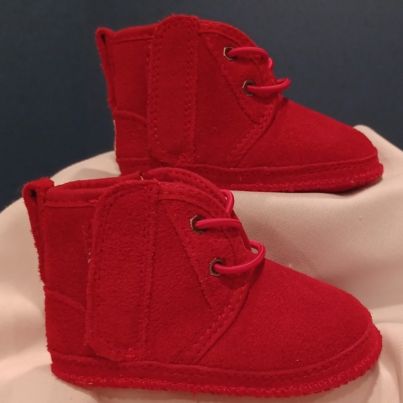 UGG Other - Pre-owned UGG Baby Crib 11035001 Red Baby Boot Infant size 2/3